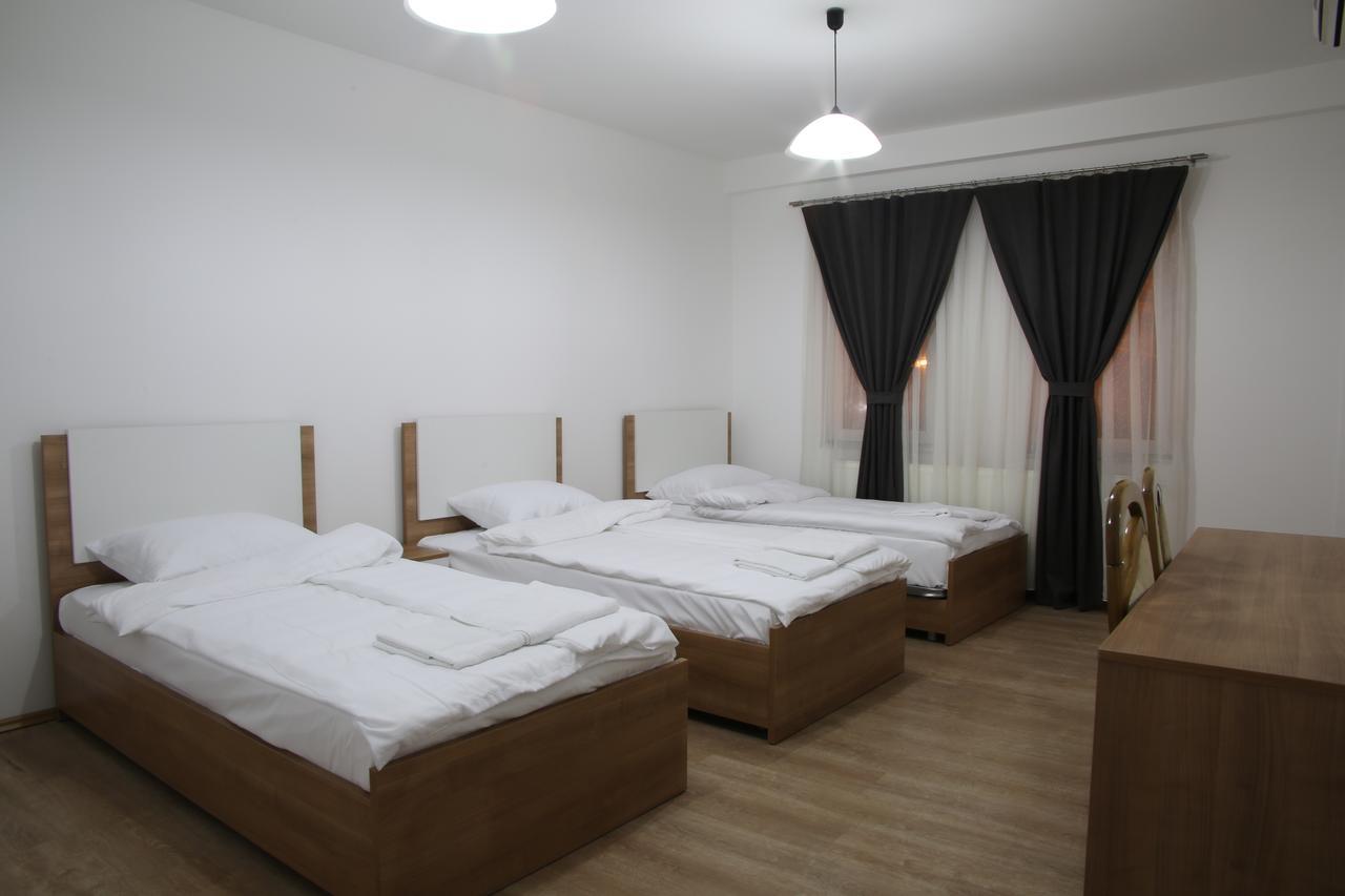 Hotel Rio Pristina Exteriör bild