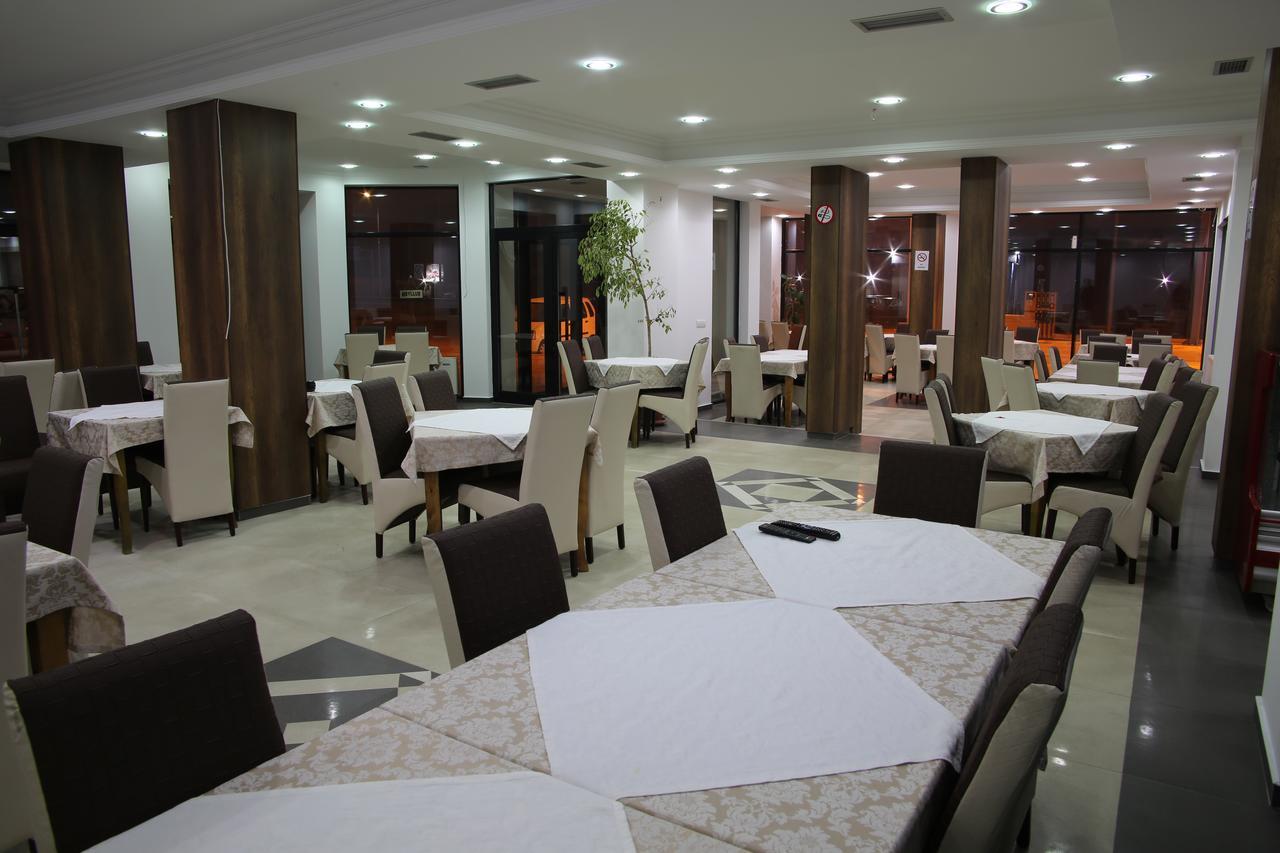 Hotel Rio Pristina Exteriör bild