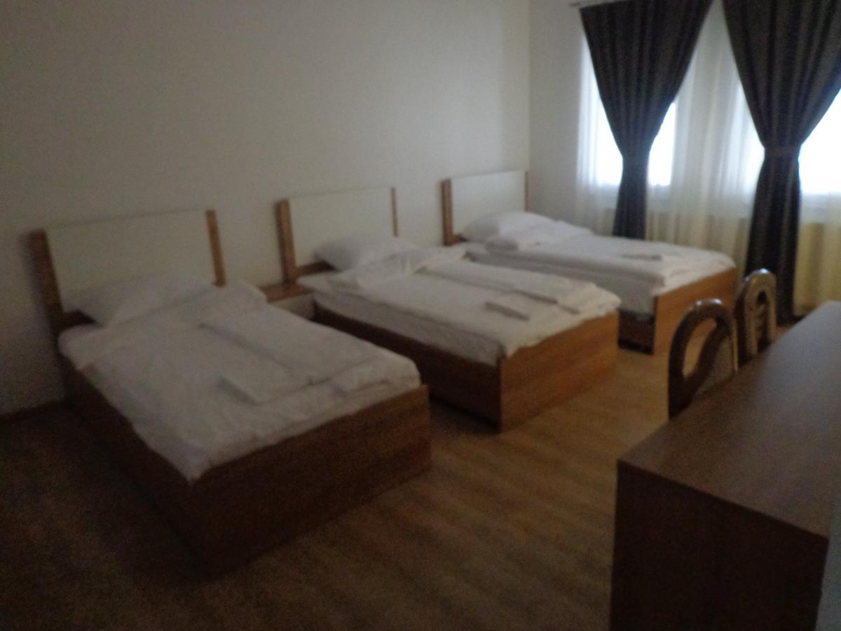 Hotel Rio Pristina Exteriör bild