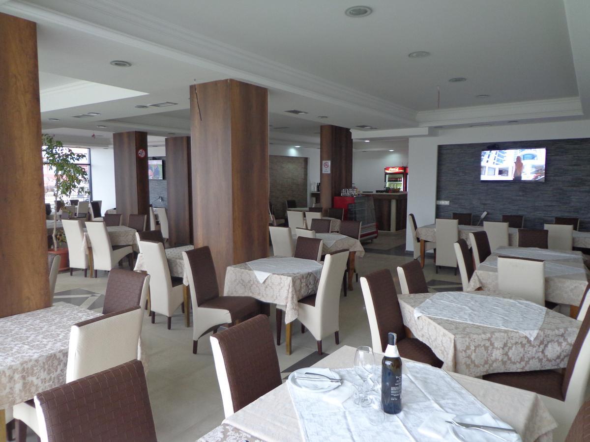 Hotel Rio Pristina Exteriör bild