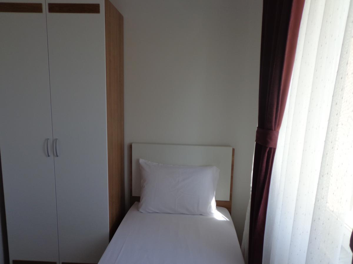 Hotel Rio Pristina Exteriör bild