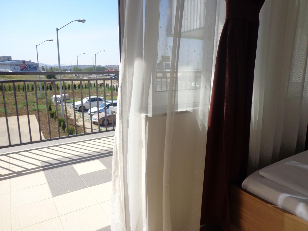 Hotel Rio Pristina Exteriör bild