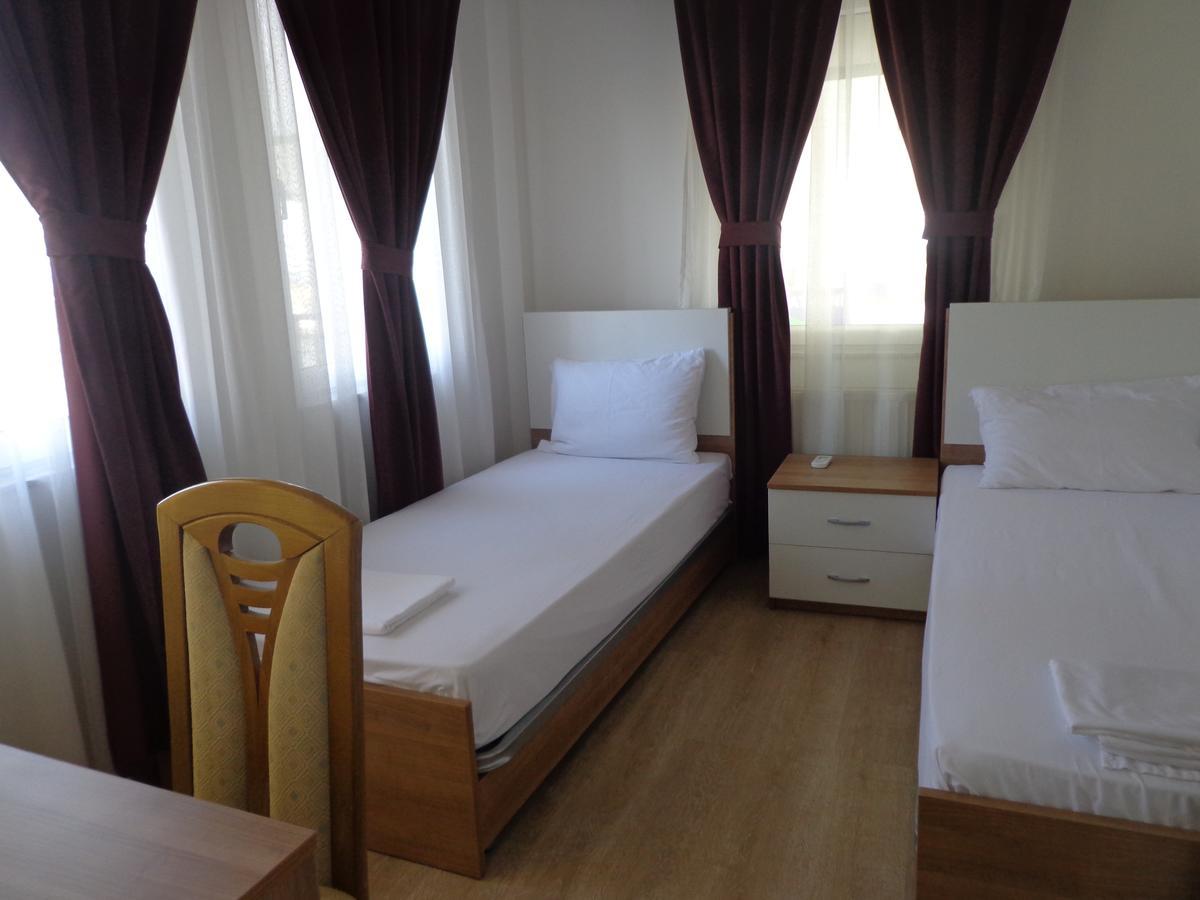 Hotel Rio Pristina Exteriör bild