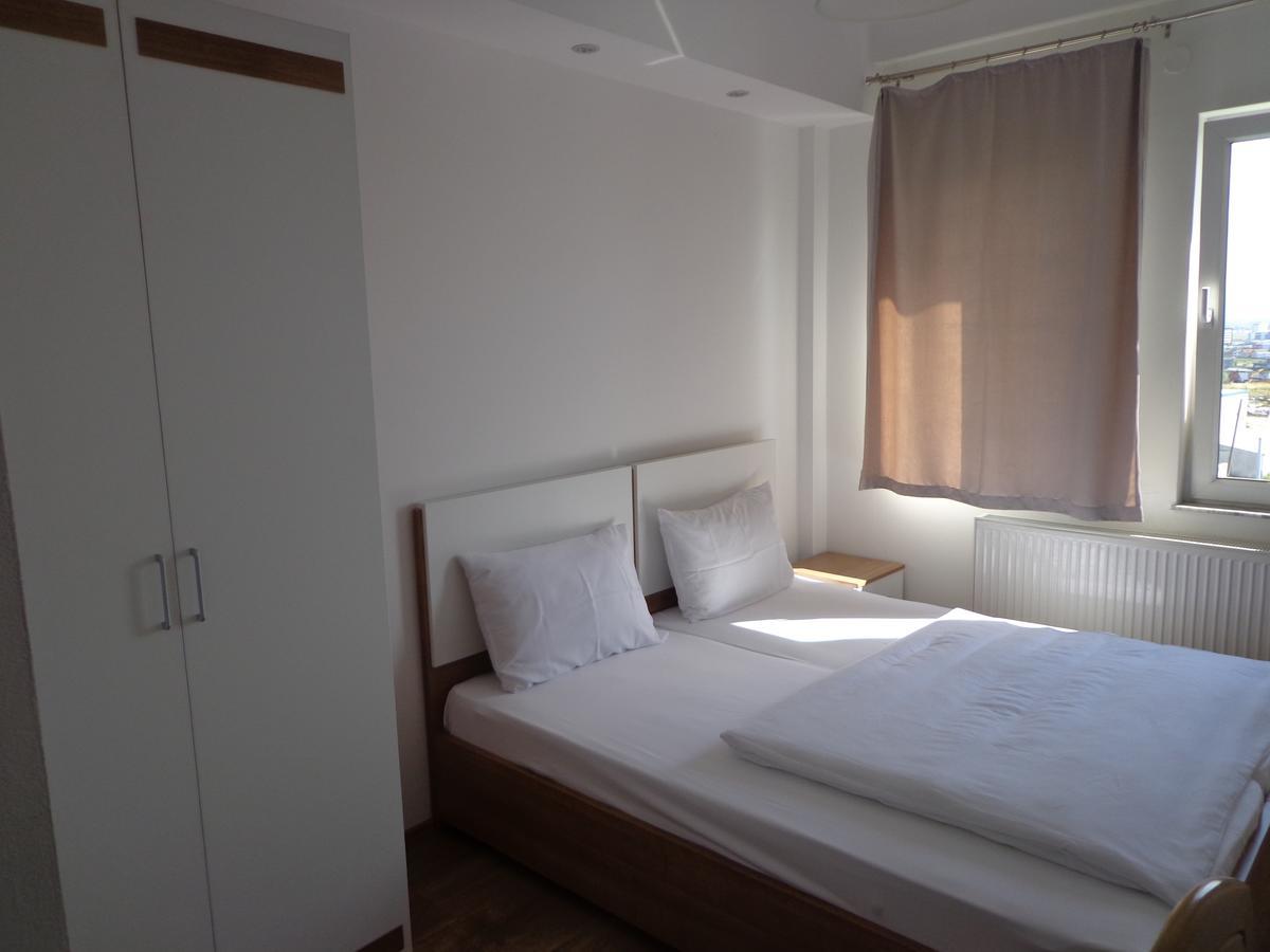 Hotel Rio Pristina Exteriör bild